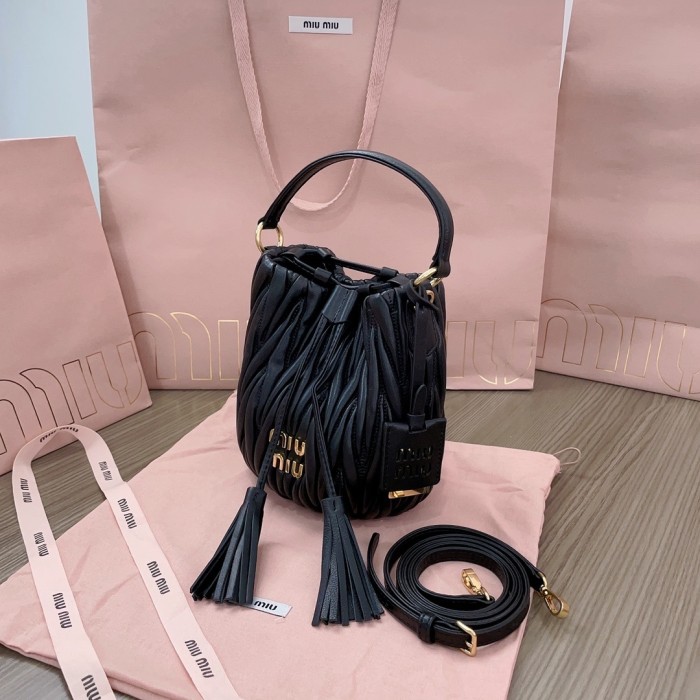 Matelassé Nappa Leather Bucket Bag“17*15*10CM”-058=