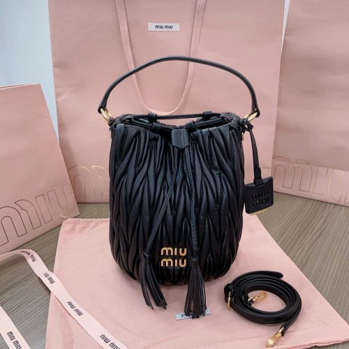 Matelassé Nappa Leather Bucket Bag“20*18*14CM”-039=