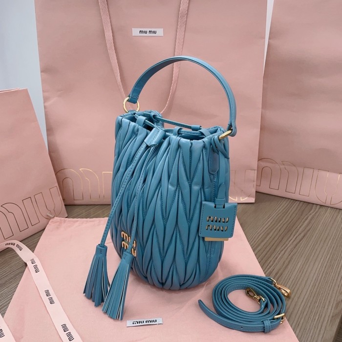 Matelassé Nappa Leather Bucket Bag“20*18*14CM”-039=