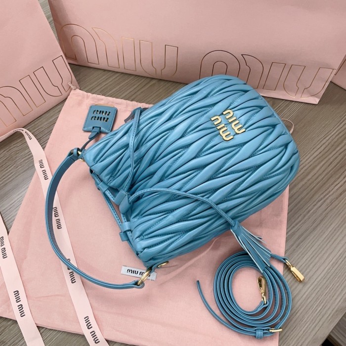 Matelassé Nappa Leather Bucket Bag“20*18*14CM”-039=