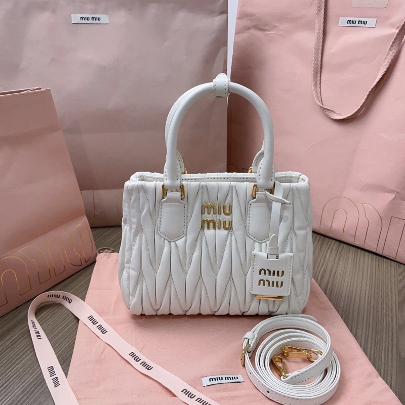 Matelassé Nappa Leather Handle Bag“20*16*11CM”-089=
