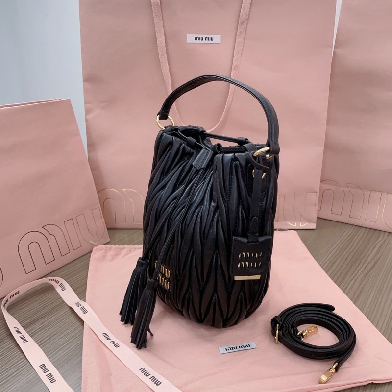 Matelassé Nappa Leather Bucket Bag“20*18*14CM”-039=