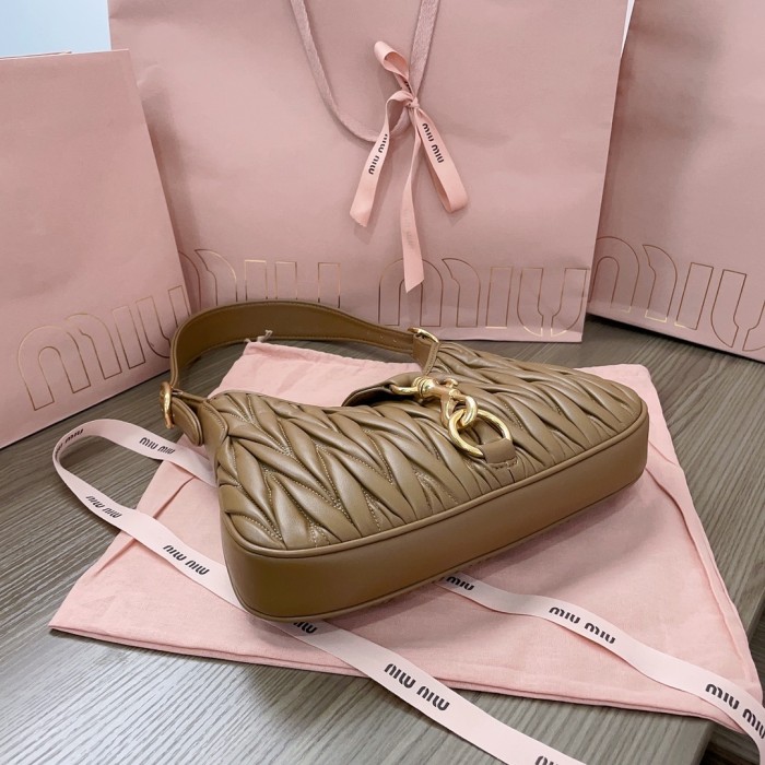 Matelassé Nappa Leather Handle Bag“20*16*11CM”-089=