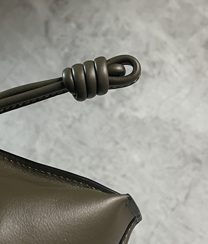Mini Flamenco Clutch In Nappa Calfskin“22.5*18*9CM”-057=