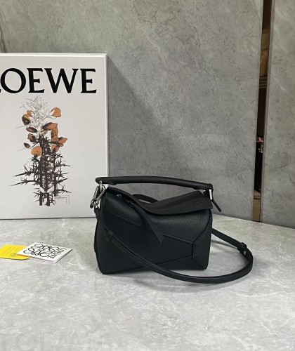 Puzzle Edge Bag In Soft Grained Calfskin “18*12*8CM”-037=