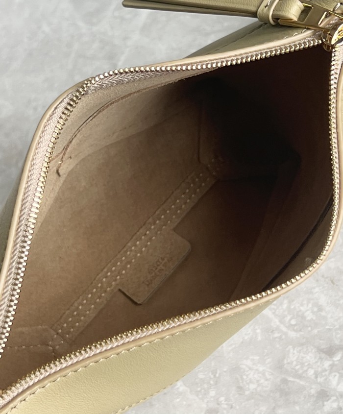 Hammock Hobo In Classic Calfskin “23*15.5*6.5CM”-057=
