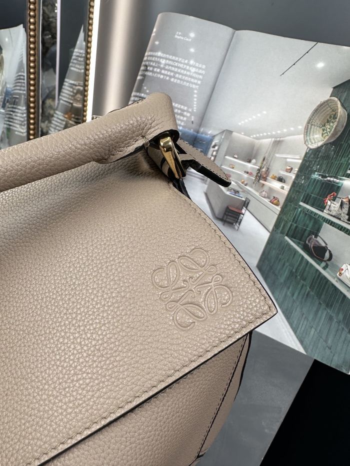 Medium Puzzle bag in soft grained calfskin“29*18*12CM”-027=