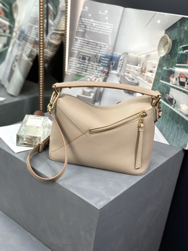 Small Puzzle Edge bag in soft grained calfskin“24*16*10.5CM”-086=