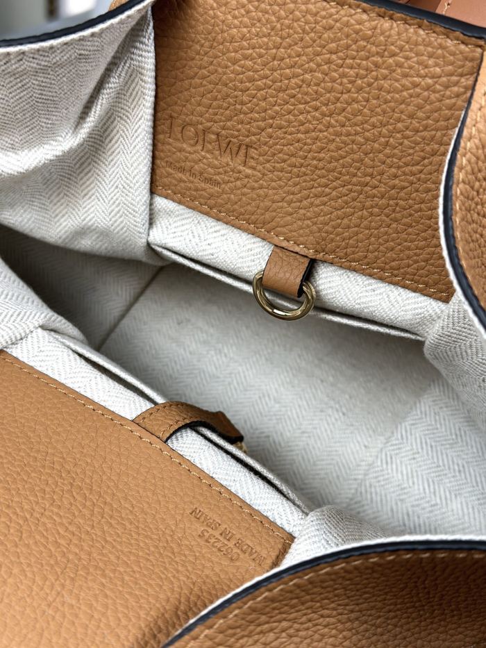 Compact Hammock bag in soft grained calfskin“20.8*19.5*14.5CM”-007=