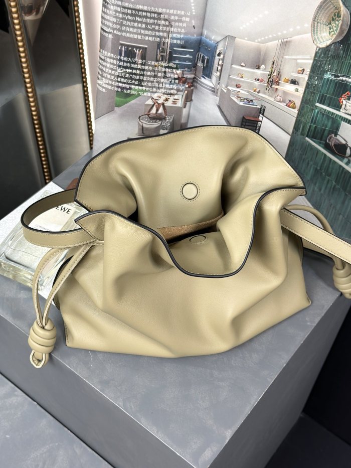 Medium Flamenco clutch in nappa calfskin“30*24.5*10.5CM”-086=