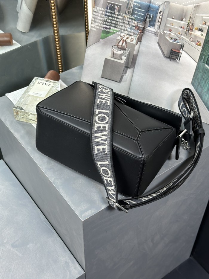 Small Puzzle bag in smooth calfskin“24*16.5*10.5CM”-037=