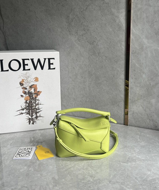 Puzzle Edge Bag In Soft Grained Calfskin“18*12*8CM”-037=