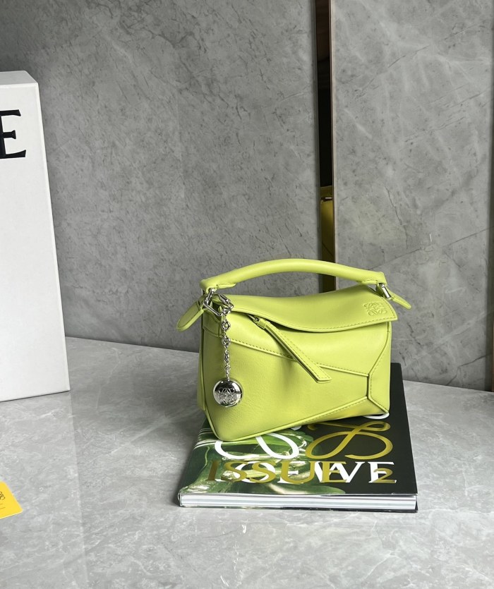 Puzzle Edge Bag In Soft Grained Calfskin“18*12*8CM”-037=