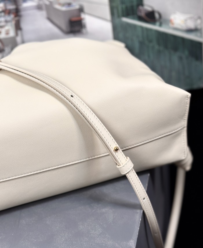 Medium Flamenco clutch in nappa calfskin“30*24.5*10.5CM”-086=