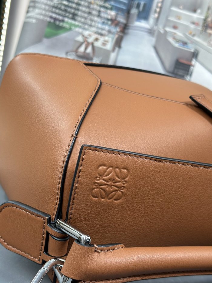 Small Puzzle Edge bag in smooth calfskin“24*16*10.5CM”-086=