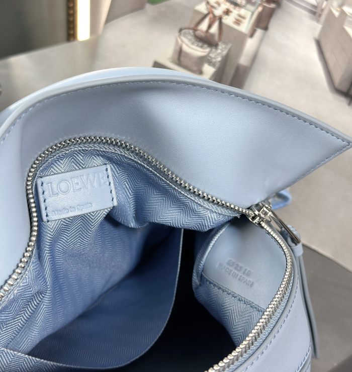Small Puzzle bag in smooth calfskin“24*16.5*10.5CM”-037=