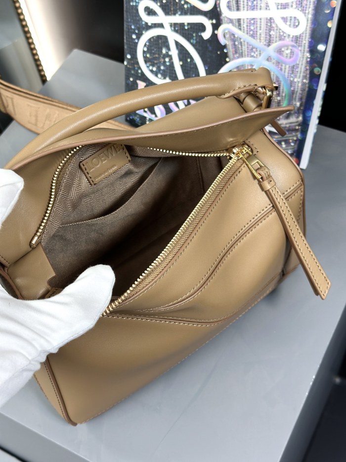 Small Puzzle bag in smooth calfskin“24*16.5*10.5CM”-037=