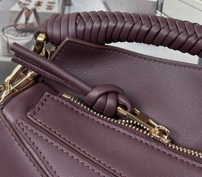 Small Puzzle bag in smooth calfskin“24*16*10.5CM”-057=