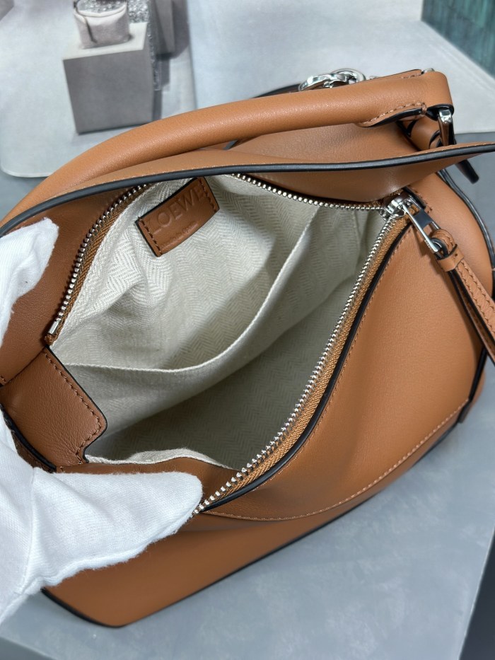 Small Puzzle Edge bag in smooth calfskin“24*16*10.5CM”-086=