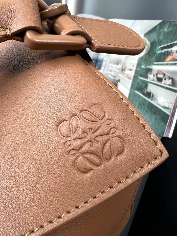 Small Puzzle bag in smooth calfskin“24*16.5*10.5CM”-007=