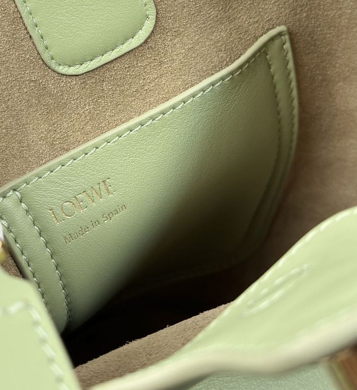 Mini Pebble bucket in smooth calfskin“19.5*16*16CM”-037=