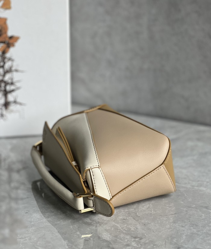 Puzzle Edge Bag In Soft Grained Calfskin “18*12*8CM”-037=
