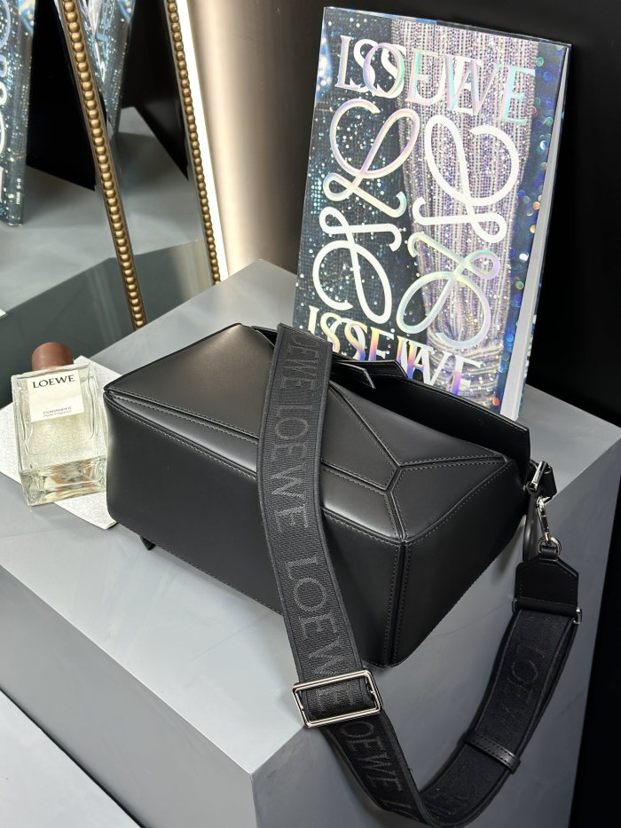 Small Puzzle bag in smooth calfskin“24*16.5*10.5CM”-037=