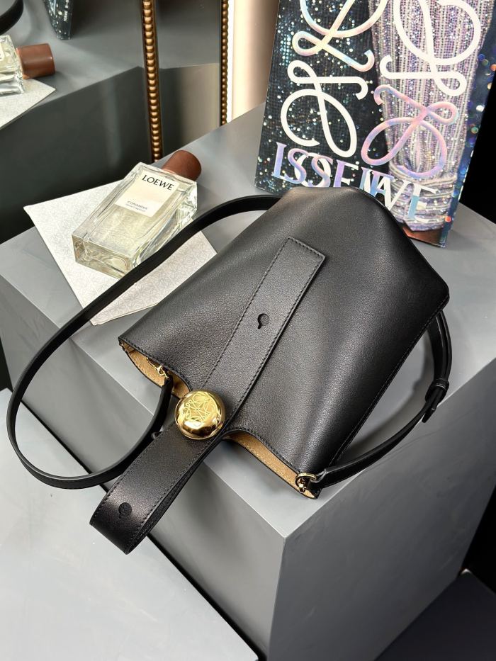 Mini Pebble bucket in smooth calfskin“19.5*16*16CM”-037=