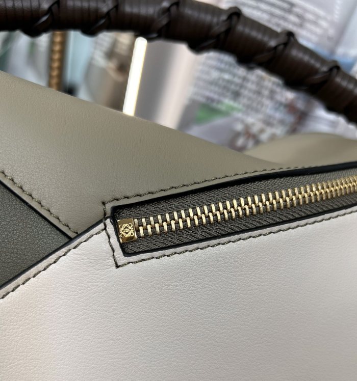 Small Puzzle Edge bag in classic calfskin“24*16*10.5CM”-027=