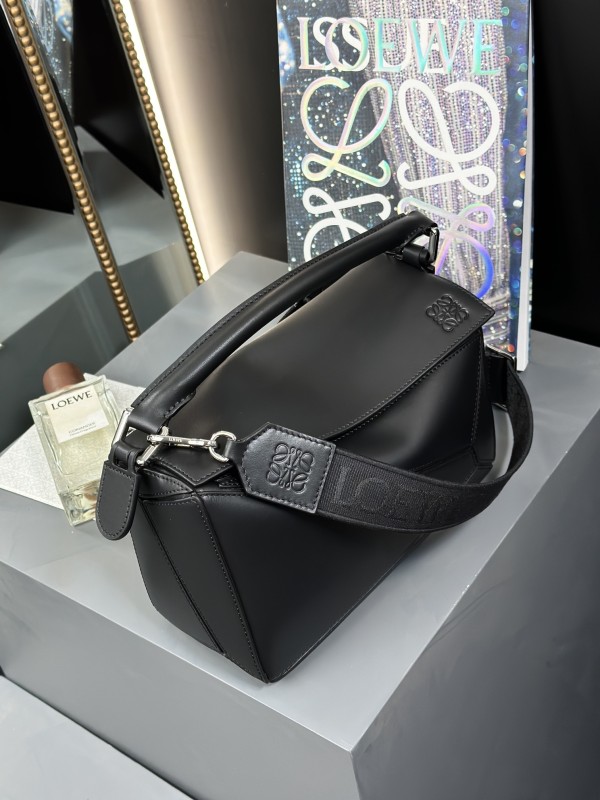 Small Puzzle bag in smooth calfskin“24*16.5*10.5CM”-037=
