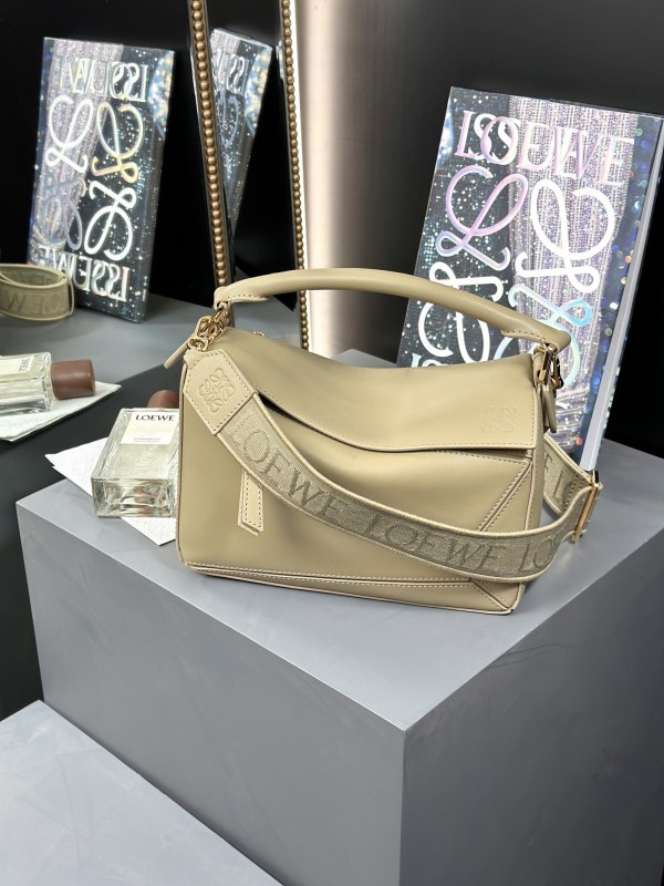 Small Puzzle bag in smooth calfskin“24*16.5*10.5CM”-037=