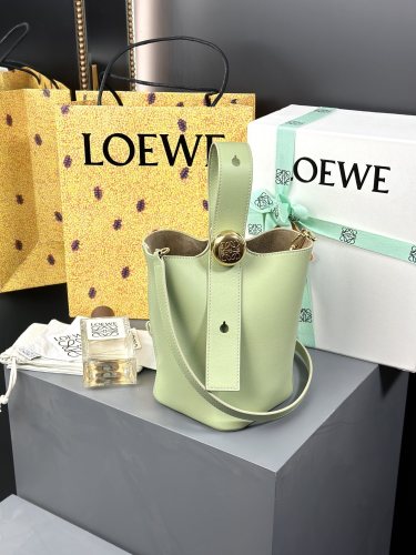 Mini Pebble bucket in smooth calfskin“19.5*16*16CM”-037=