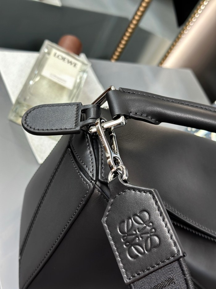 Small Puzzle bag in smooth calfskin“24*16.5*10.5CM”-037=