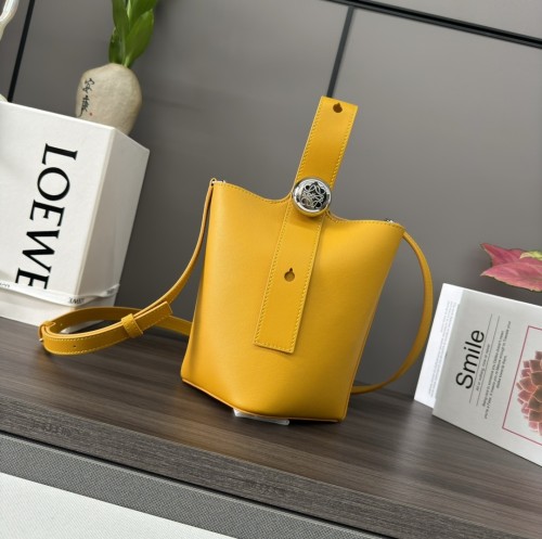 Pebble Bucket Bag In Soft Grained Calfskin“19.5*16*16CM”-037=