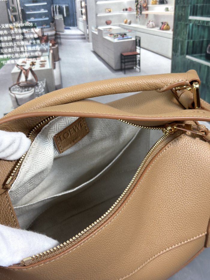 Small Puzzle Edge bag in soft grained calfskin“24*16*10.5CM”-086=