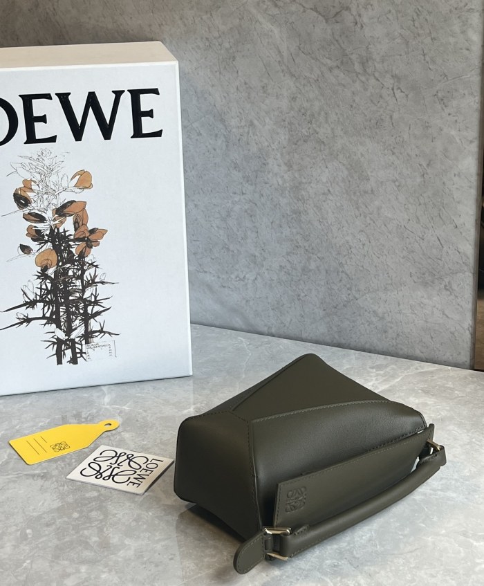 Puzzle Edge Bag In Soft Grained Calfskin “18*12*8CM”-037=