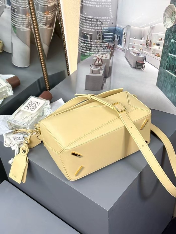 Small Featherlight Puzzle bag in nappa lambskin“24*16.5*10.5CM”-057=