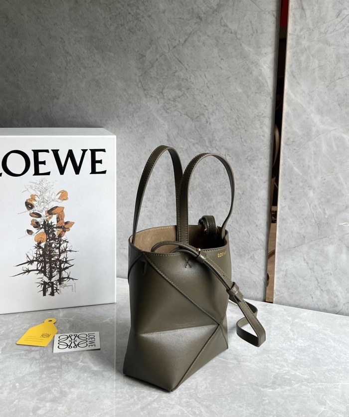 Puzzle Fold Tote In Shiny Calfskin“20*16.5*9.5CM”-057=