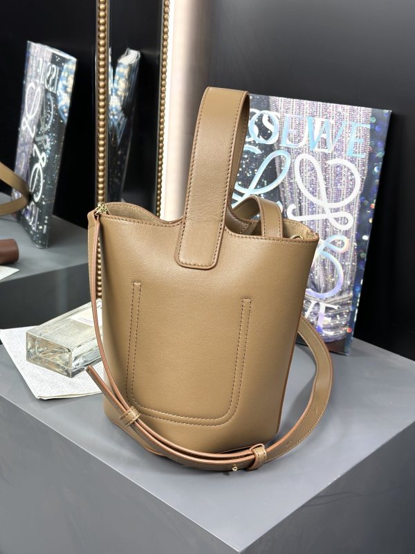 Mini Pebble bucket in smooth calfskin“19.5*16*16CM”-037=
