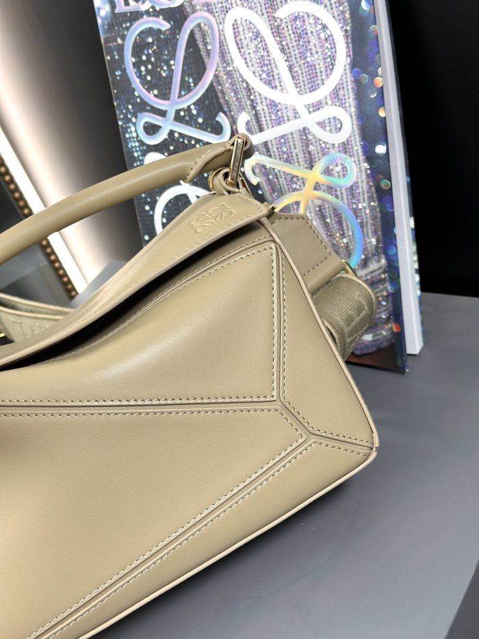 Small Puzzle bag in smooth calfskin“24*16.5*10.5CM”-037=
