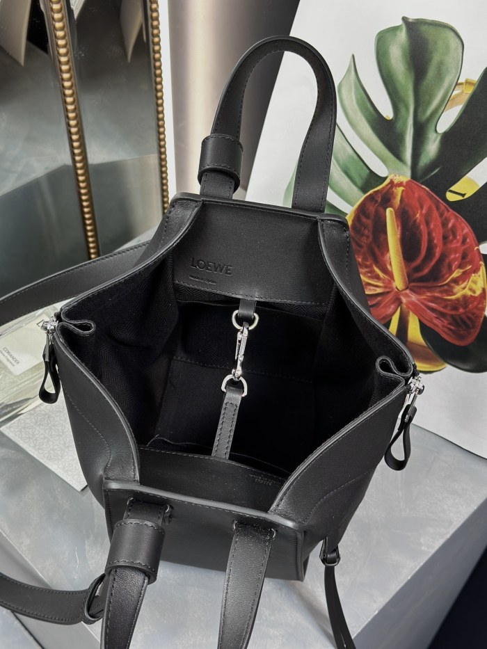 Compact Hammock bag in classic calfskin“20.8*19.5*14.5CM”-007=