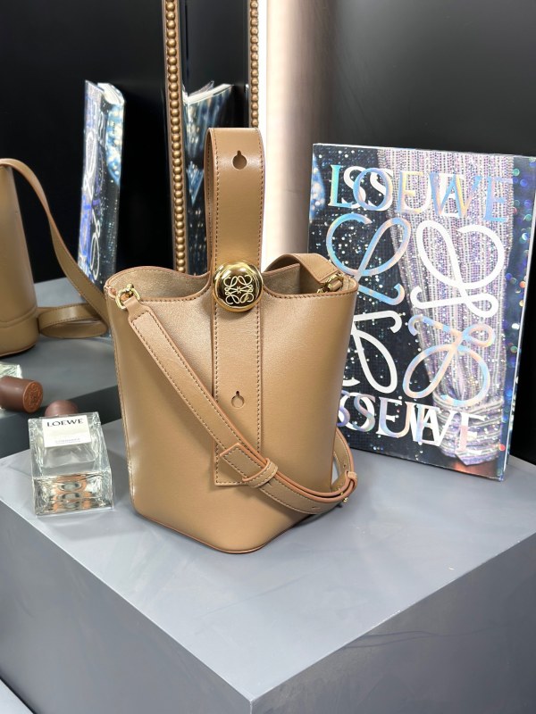 Mini Pebble bucket in smooth calfskin“19.5*16*16CM”-037=