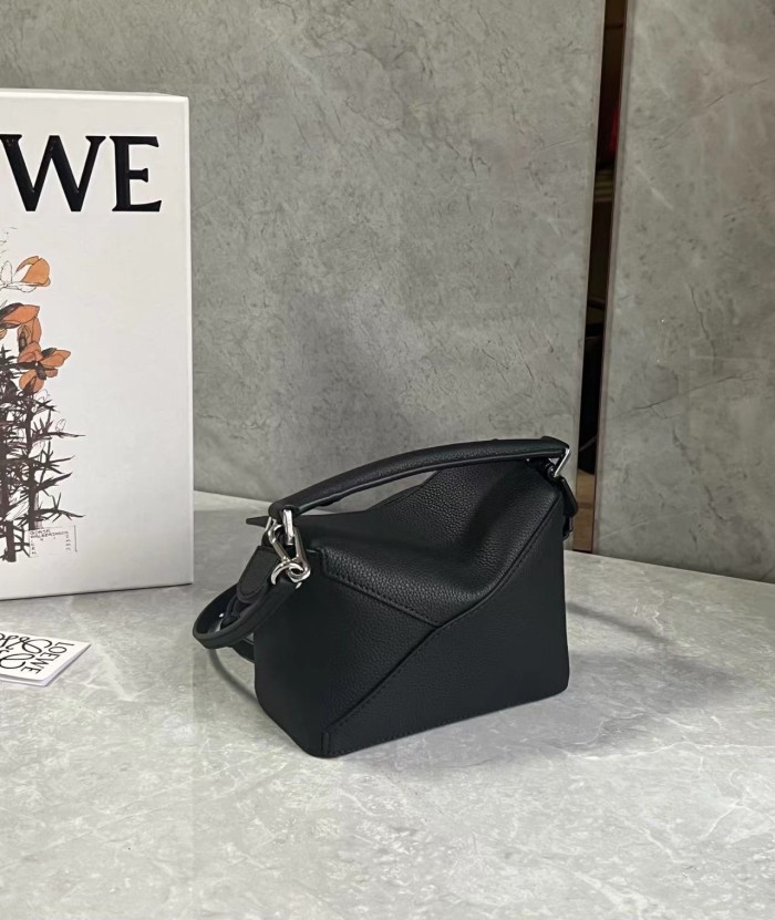 Puzzle Edge Bag In Soft Grained Calfskin “18*12*8CM”-037=