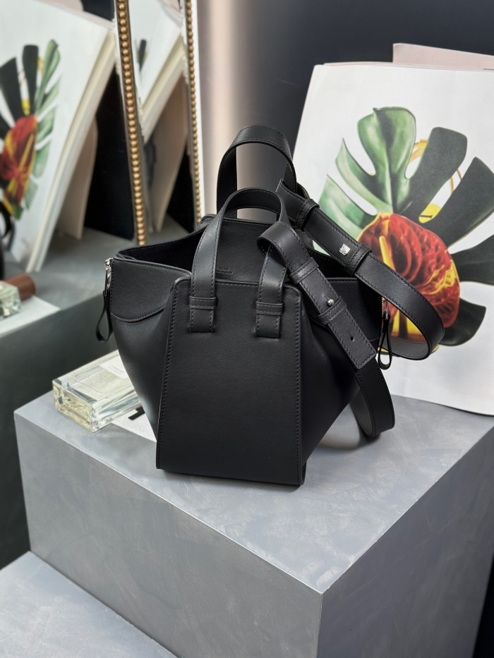 Compact Hammock bag in classic calfskin“20.8*19.5*14.5CM”-007=