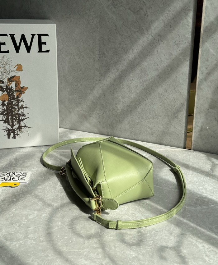 Puzzle Edge Bag In Soft Grained Calfskin “18*12*8CM”-037=
