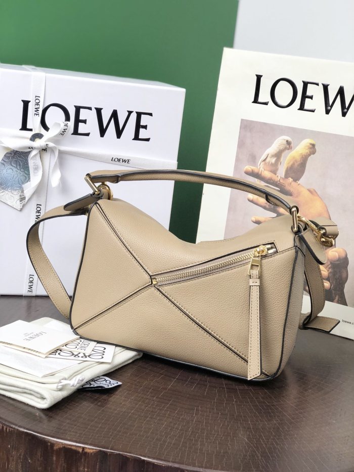 Small Puzzle bag in soft grained calfskin“24*14*11CM”-066=