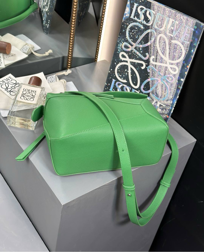 Small Puzzle Edge bag in classic calfskin“24*16*10.5CM”-086=