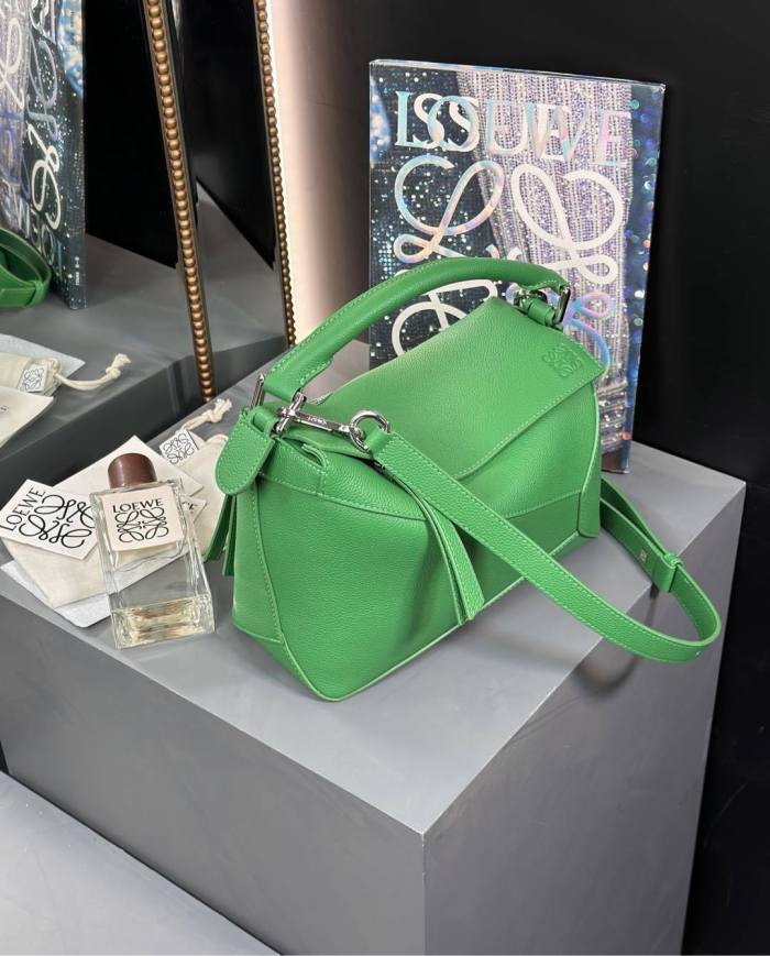 Small Puzzle Edge bag in soft grained calfskin“24*16*10.5CM”-086=