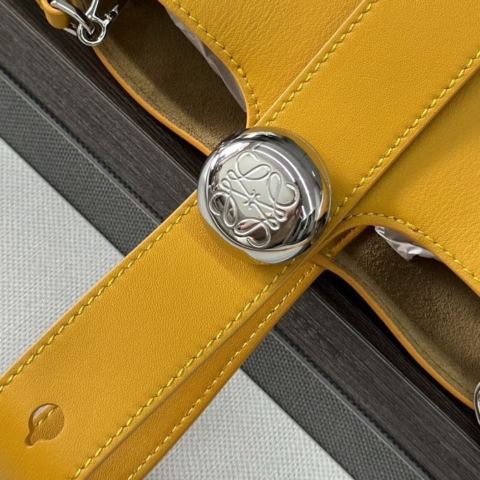 Pebble Bucket Bag In Soft Grained Calfskin“19.5*16*16CM”-037=