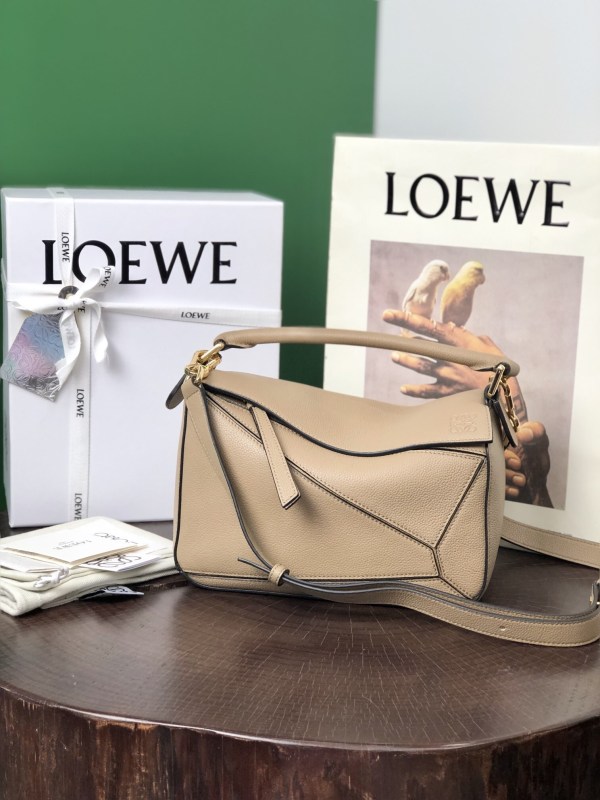 Small Puzzle bag in soft grained calfskin“24*14*11CM”-066=